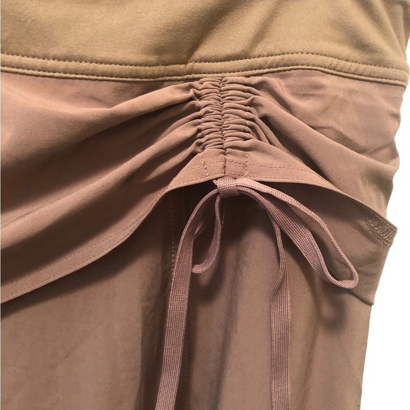 Athleta Wherever Skort Skirt Beige 12 Cinched Waist Pockets Stretch Knit Flare - Picture 3 of 8